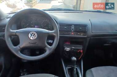 Хэтчбек Volkswagen Golf 2000 в Ровно