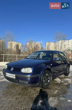 Хэтчбек Volkswagen Golf 2002 в Киеве