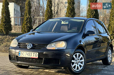 Хетчбек Volkswagen Golf 2004 в Дрогобичі