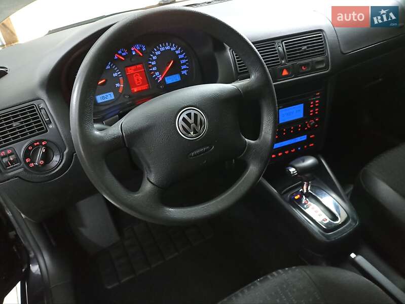Volkswagen Golf 2002