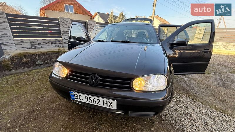 Хэтчбек Volkswagen Golf 2002 в Стрые