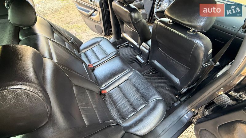 Хэтчбек Volkswagen Golf 2002 в Стрые