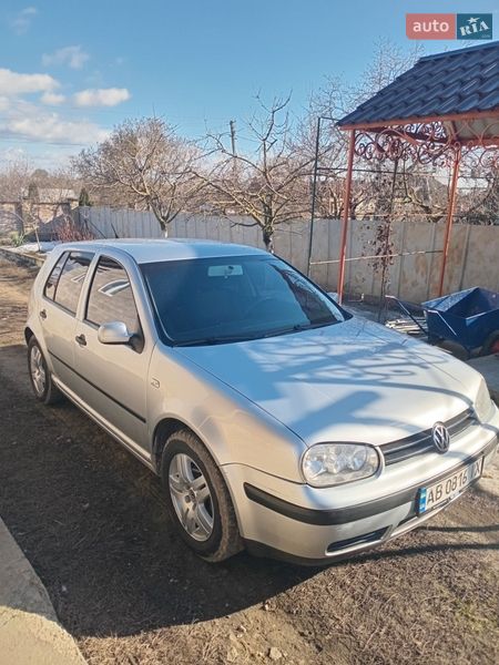 Volkswagen Golf 2003