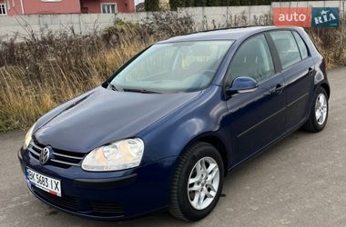 Хэтчбек Volkswagen Golf 2005 в Ровно