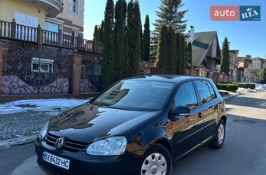 Хетчбек Volkswagen Golf 2004 в Рівному