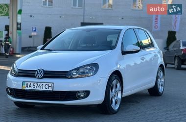Хэтчбек Volkswagen Golf 2011 в Киеве
