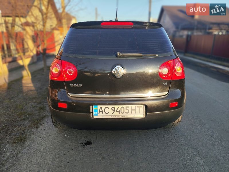 Хэтчбек Volkswagen Golf 2006 в Ковеле