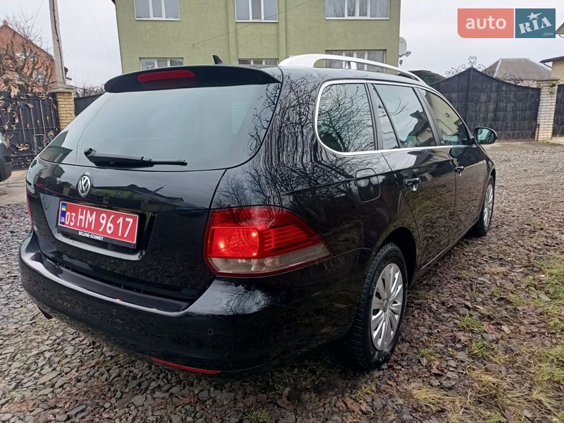 Универсал Volkswagen Golf 2011 в Луцке