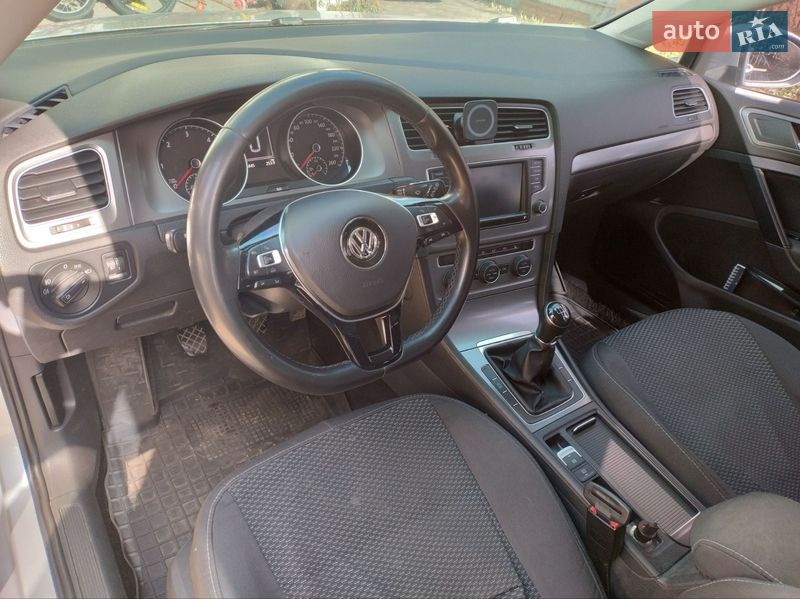 Универсал Volkswagen Golf 2015 в Львове