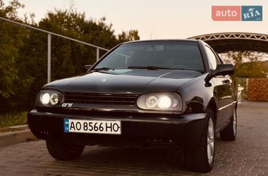Хэтчбек Volkswagen Golf 1995 в Берегово