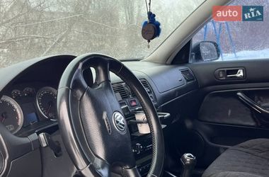 Хетчбек Volkswagen Golf 2003 в Умані