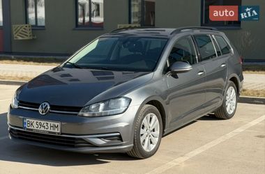 Універсал Volkswagen Golf 2017 в Квасилові