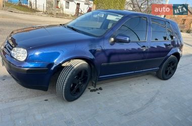 Хетчбек Volkswagen Golf 2002 в Мостиській