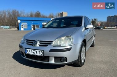 Хэтчбек Volkswagen Golf 2004 в Киеве