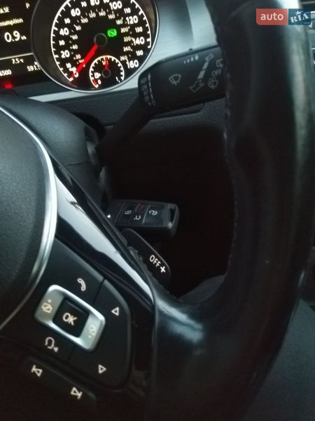 Хэтчбек Volkswagen Golf 2015 в Новоднестровске