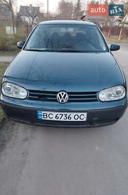 Хетчбек Volkswagen Golf 2002 в Городку