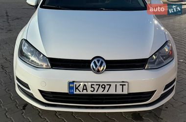 Хэтчбек Volkswagen Golf 2015 в Киеве