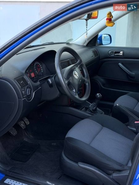 Хэтчбек Volkswagen Golf 2001 в Дрогобыче