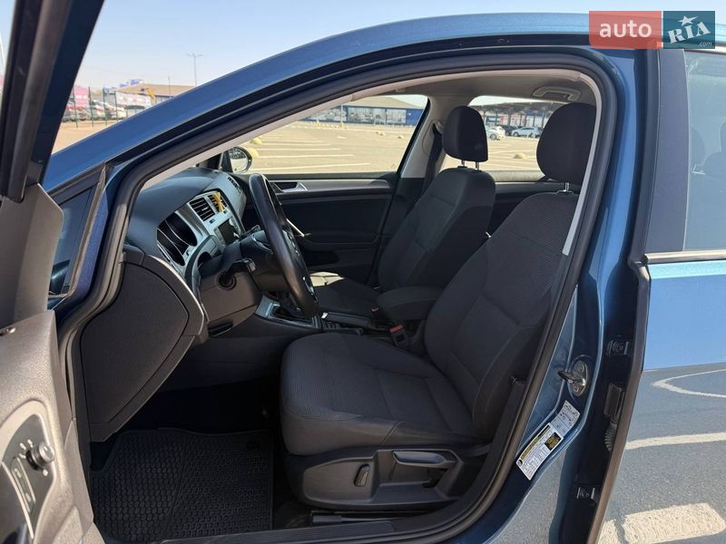 Хэтчбек Volkswagen Golf 2017 в Одессе