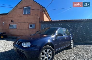 Хэтчбек Volkswagen Golf 2002 в Дергачах