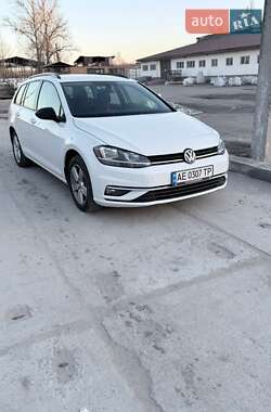 Універсал Volkswagen Golf 2018 в Дніпрі