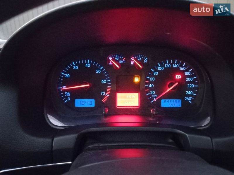 Хэтчбек Volkswagen Golf 2001 в Дрогобыче