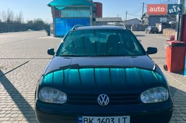 Універсал Volkswagen Golf 2001 в Березному