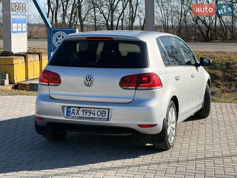 Хэтчбек Volkswagen Golf 2012 в Кропивницком