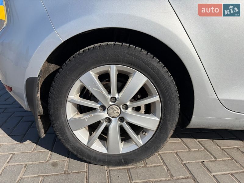 Хэтчбек Volkswagen Golf 2012 в Кропивницком