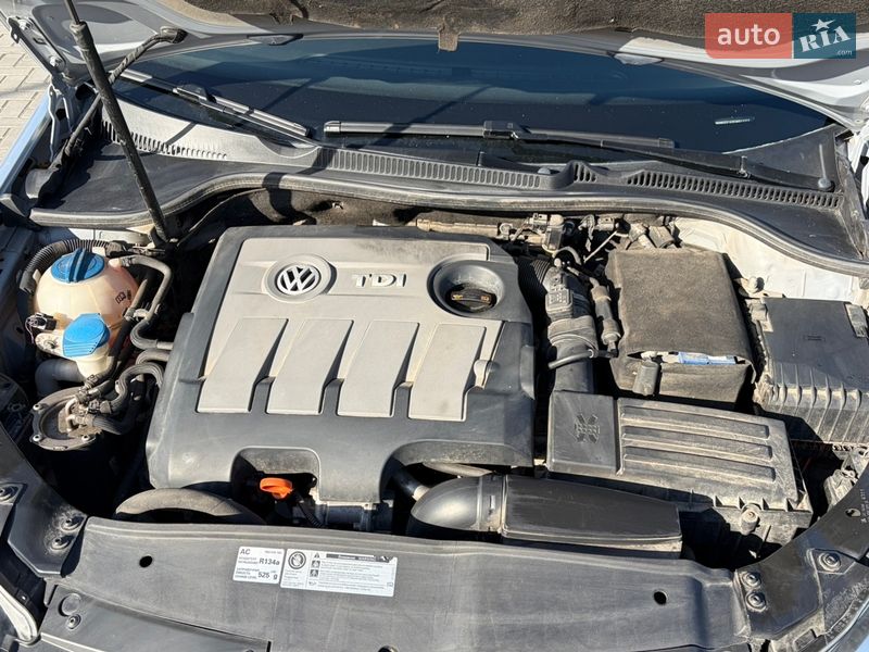 Хэтчбек Volkswagen Golf 2012 в Кропивницком