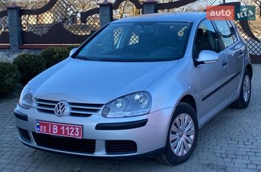 Хэтчбек Volkswagen Golf 2004 в Луцке