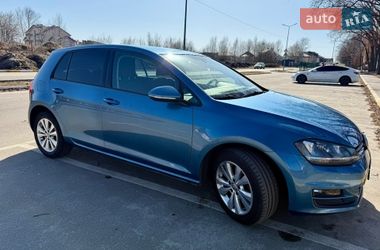 Хэтчбек Volkswagen Golf 2016 в Киеве