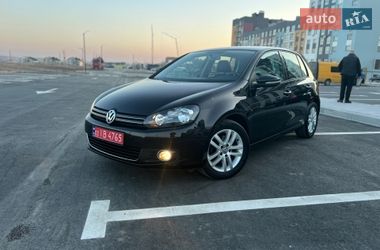 Хэтчбек Volkswagen Golf 2011 в Ровно