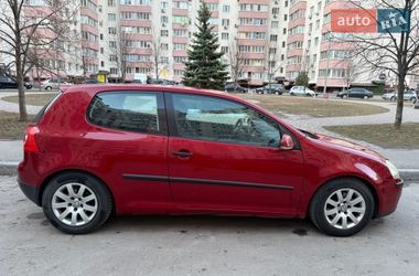Хетчбек Volkswagen Golf 2004 в Києві