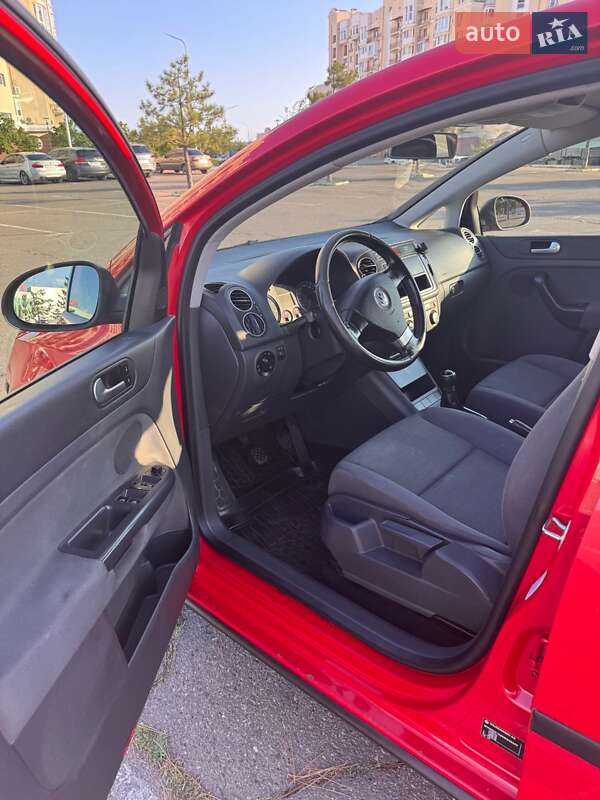 Хэтчбек Volkswagen Golf 2009 в Николаеве