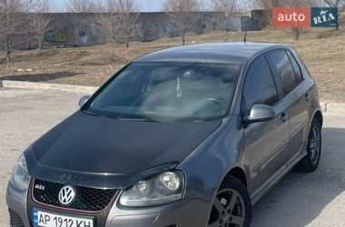 Хэтчбек Volkswagen Golf 2005 в Запорожье