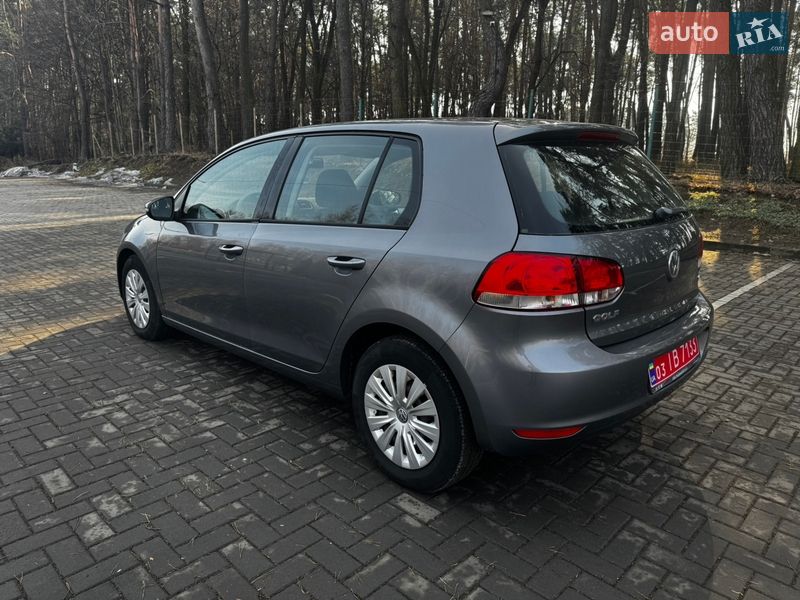 Хэтчбек Volkswagen Golf 2009 в Луцке