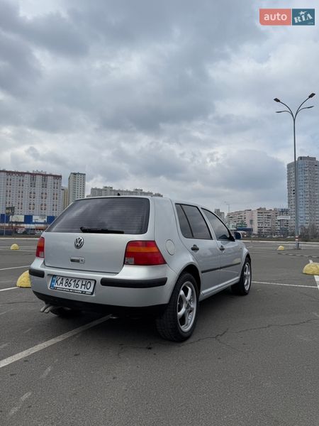 Хэтчбек Volkswagen Golf 2000 в Киеве