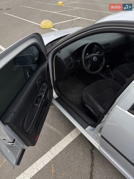 Хэтчбек Volkswagen Golf 2000 в Киеве