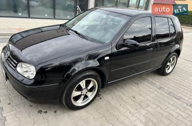 Хэтчбек Volkswagen Golf 2002 в Ужгороде