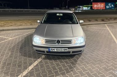Хэтчбек Volkswagen Golf 2001 в Житомире