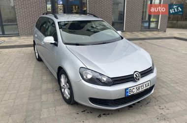 Универсал Volkswagen Golf 2011 в Жовкве