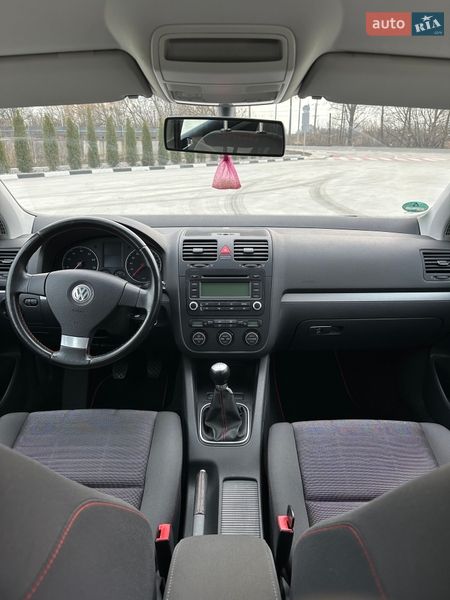 Хэтчбек Volkswagen Golf 2006 в Звягеле