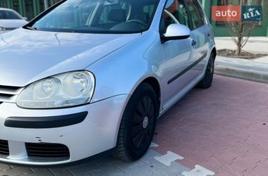 Хэтчбек Volkswagen Golf 2005 в Ирпене