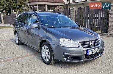 Универсал Volkswagen Golf 2009 в Староконстантинове