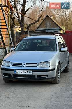 Універсал Volkswagen Golf 2002 в Іваничах