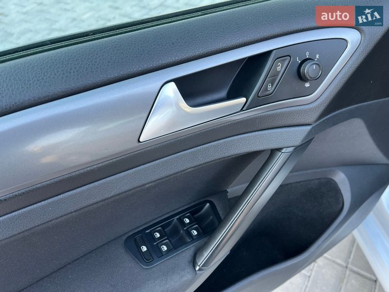 Универсал Volkswagen Golf 2015 в Львове