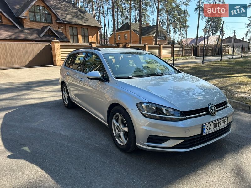 Универсал Volkswagen Golf 2018 в Чернигове
