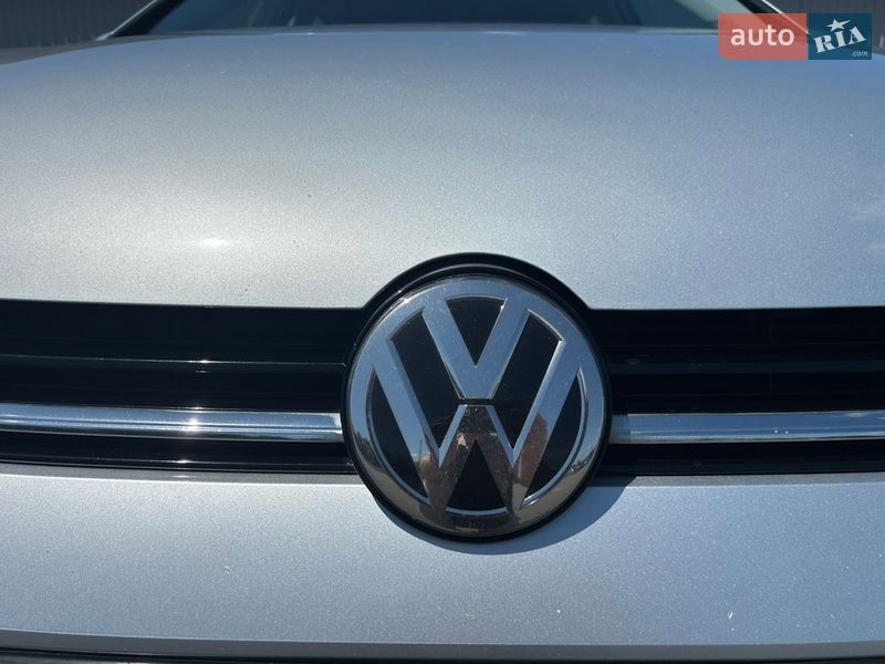 Универсал Volkswagen Golf 2018 в Чернигове