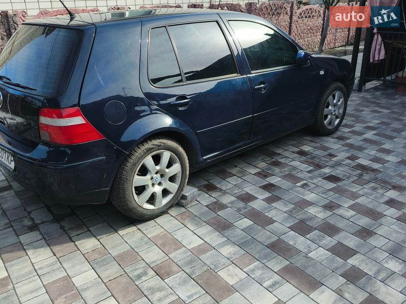 Volkswagen Golf 2003